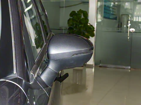 2025�� Mate 300km׷���