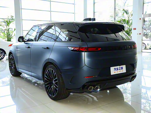 2025�� 4.4 V8 SV Edition Two