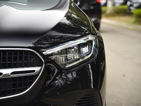 2025�� �Ŀ� GLC 260 L 4MATIC ������