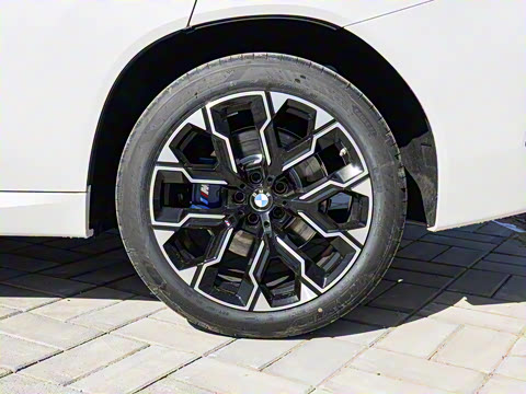 2025�� xDrive30L ������ M�˶���װ