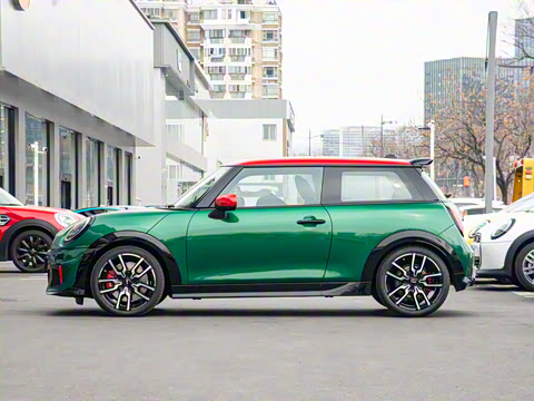 2025�� JOHN COOPER WORKS