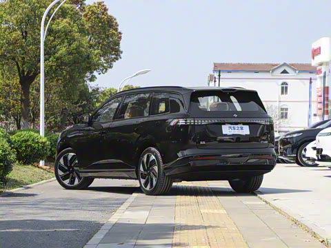 2025�� 636Max���Ȱ� 5��