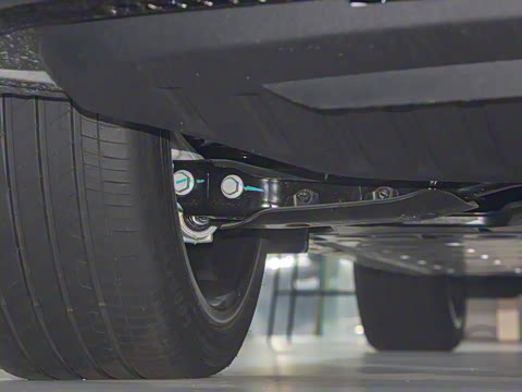 2024�� 50 e-tron quattro ��ҫ�� ������װ