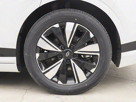 2025�� �������̰� 140��Ӣ��