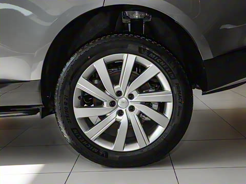 2025�� 3.0 L6 400PS ʢ���ӳ���