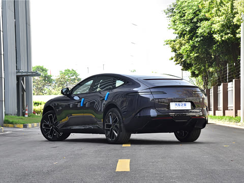 2025�� Ultra���������