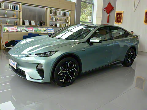 2025�� 300UltraǬ���Ǽ�ADS SE���̰�