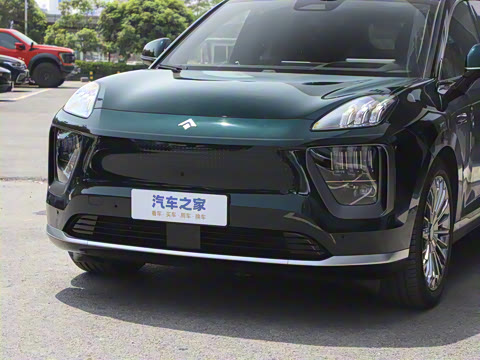 2025�� 700 Ultra�������������״��