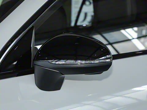 2025�� GLC 260 4MATIC ����SUV