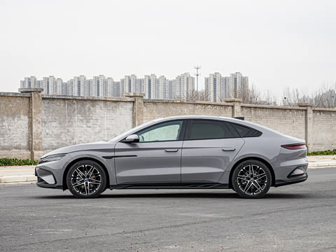 2025�� EV �Ǽݰ� 605KM������