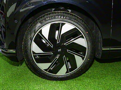 2025�� 636Ultra����� 5��