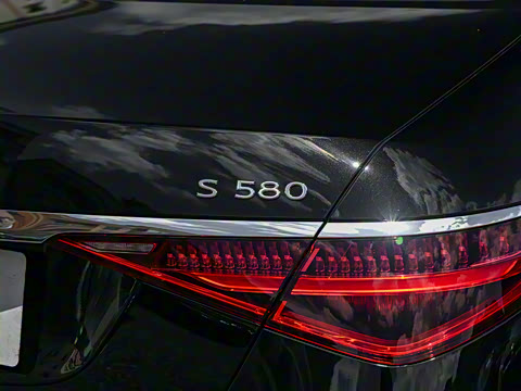 2025�� �Ŀ� S 580 4MATIC