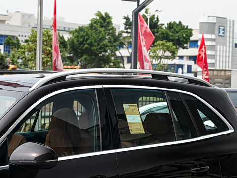 2024�� GLC 260 L 4MATIC ������ 5��