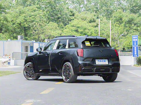 2025�� JOHN COOPER WORKS