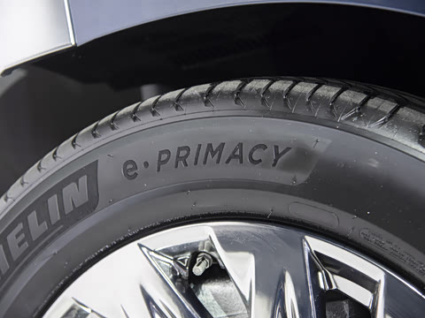 2025�� Ǭ��ϵ�� Ultra ͷ�Ȳ�