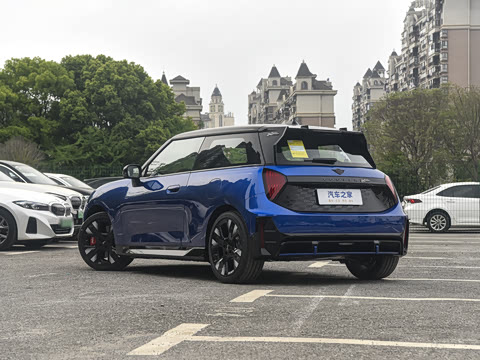 2025�� JOHN COOPER WORKS