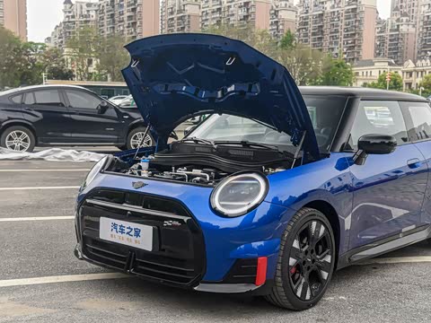 2025�� JOHN COOPER WORKS