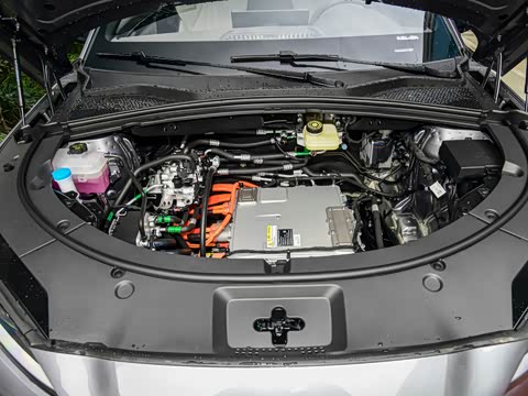 2025�� EV �Ǽݰ� 605km �콢��