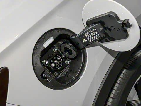 2025�� EV �Ǽݰ� 520km ������