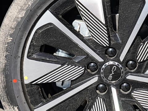 2025�� EV �Ǽݰ� 605km �콢��