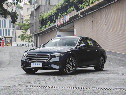 2025�� �Ŀ� E 300 L ������