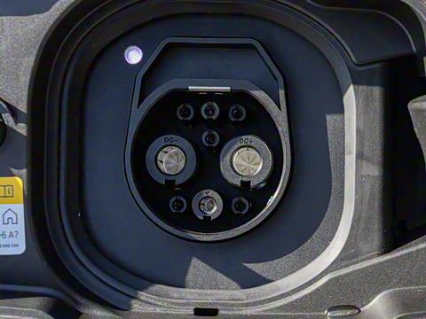 2025�� eDrive 35L M�˶���װ