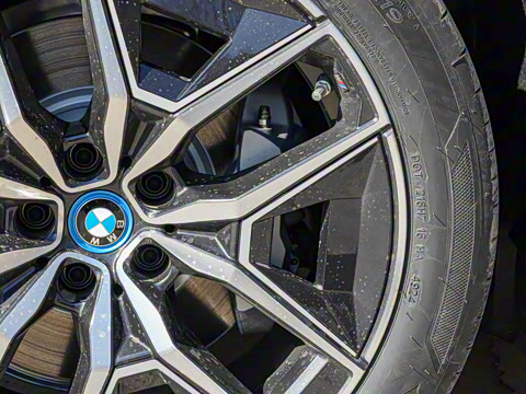 2025�� eDrive 35L M�˶���װ