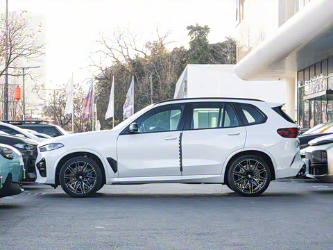 2023�� X5 M ������