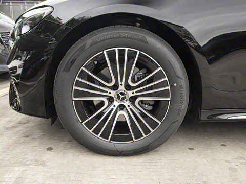 2025�� �Ŀ� E 260 L