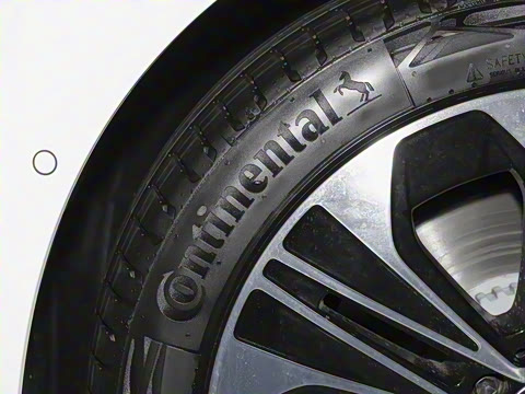 2025�� �Ŀ� E 300 L ������