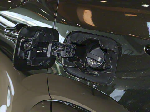 2025�� 300 ����������