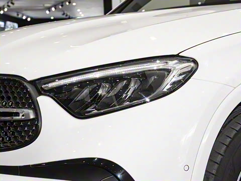 2025�� �Ŀ� GLC 260 L 4MATIC ������