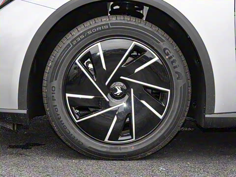 2025�� 560PRO 185kW