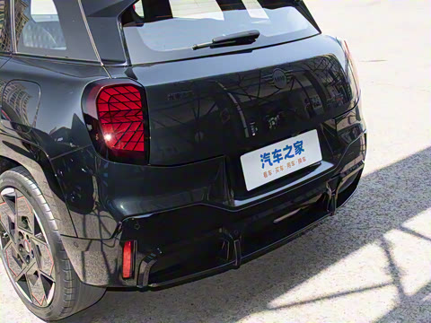 2025�� JOHN COOPER WORKS