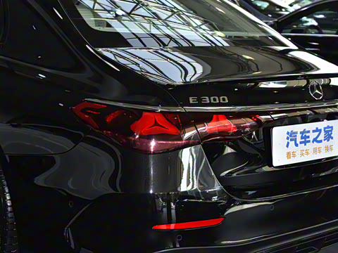 2025�� E 300 �������˶���