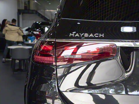 2025�� GLS 480 4MATIC