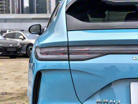 2025�� 702 �Ǽ�˫�������ٰ�