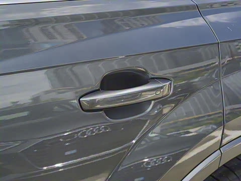 2025�� 45 TFSI quattro S line�˶���