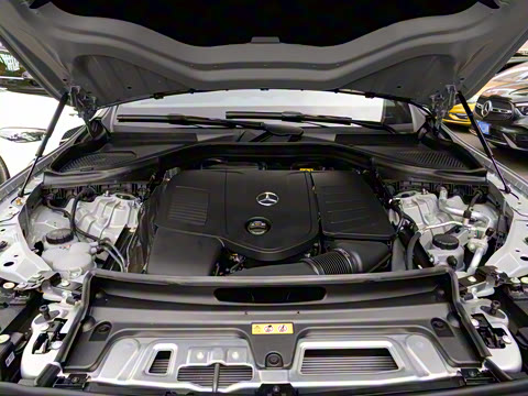 2025�� GLC 300 4MATIC ����SUV