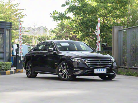 2025�� �Ŀ� E 300 L ������