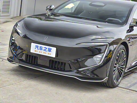 2024�� 700 ���������������