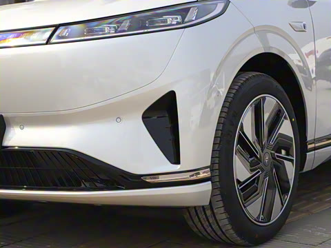 2025�� 210Ultra���̰� 6��