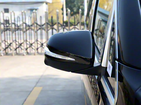 2025�� 2.0T ��Ӱ