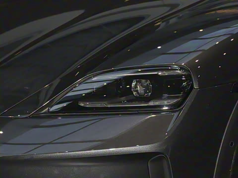 2024�� Taycan 4 Cross Turismo