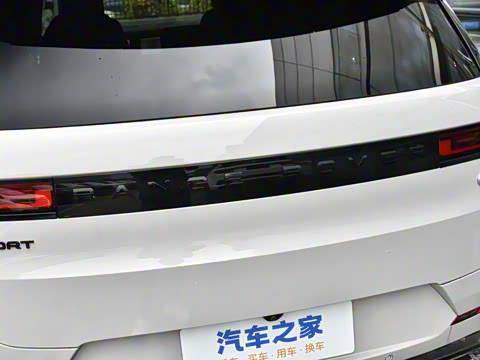 2025�� 400PS Dynamic HSE