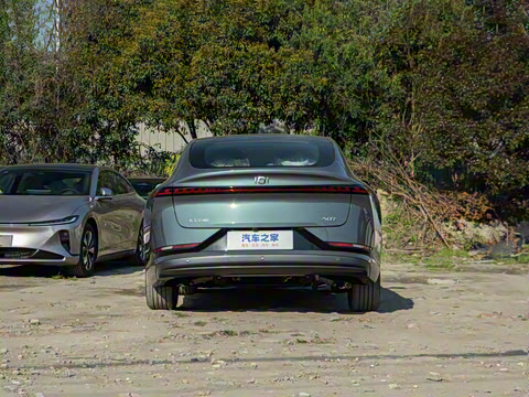 2025�� �������̰� 140��Ӣ��