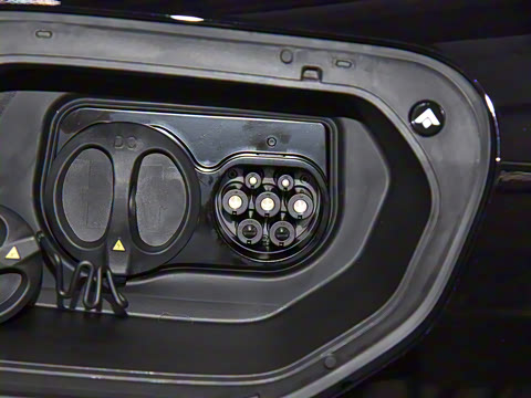 2025�� 825 Max��