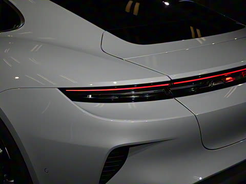 2024�� Taycan Turbo S