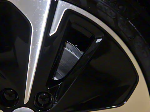 2025�� 75kWh Touring