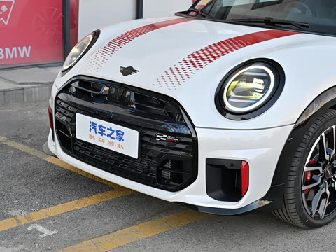 2025�� JOHN COOPER WORKS